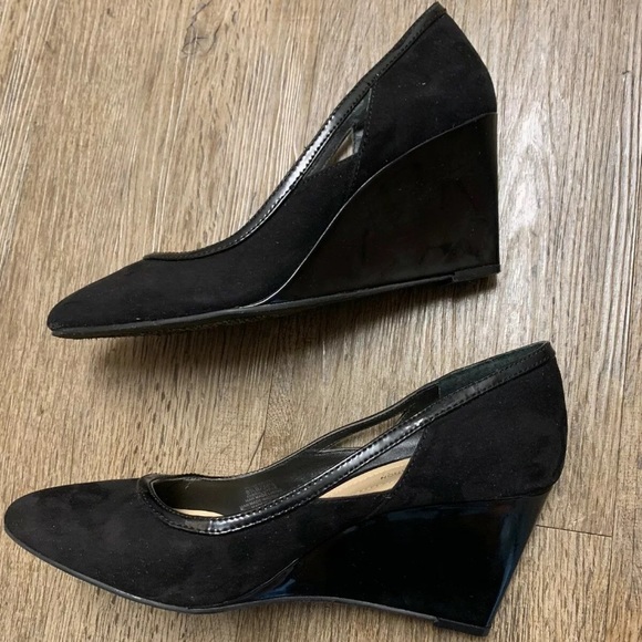 BCBGeneration Wedges Shoes 8.5 Black Suede Patent - Picture 2 of 8